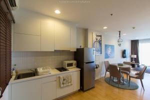 Dapur atau dapur kecil di 1703 - Hua Hin Two Bedrooms Two Bathrooms with Panorama Sea View 17th Top Floor