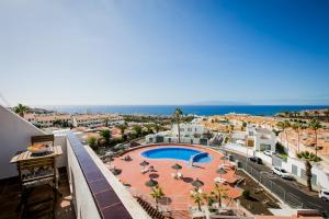 Bazén v ubytování 404 Colina Blanca Vista al Mar y WIFI nebo v jeho okolí
