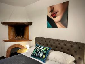 A seating area at La Sosta in Toscana