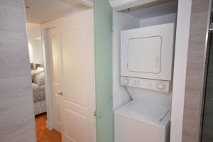 Postel nebo postele na pokoji v ubytování LUXURY CONDO LOCATED iN THE HEART OF MIAMI