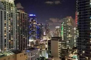 Nespecifikovaný výhled na destinaci Miami nebo výhled na město při pohledu z prázdninového domu