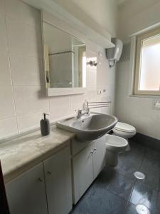 A bathroom at Donna Felì