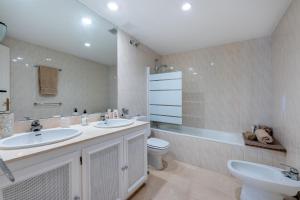 Fotografia z galérie ubytovania Townhouse in Aloha Pueblo with views v Marbelli