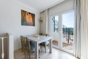 Fotografie z fotogalerie ubytování Townhouse in Aloha Pueblo with views v destinaci Marbella + 15 fotografií