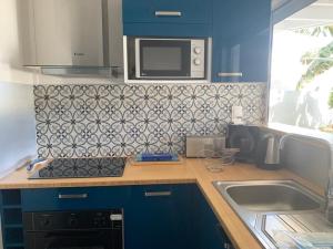 Cucina o angolo cottura di Bleu Cannelle et Petimo