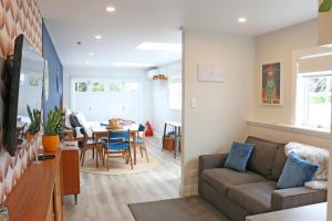Gallery image of Retro on Queen, Papakura in Papakura