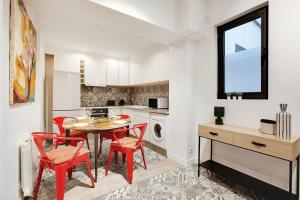 Kuchyňa alebo kuchynka v ubytovaní Cosy apartment - 6P-2BR - République + 8 fotografií