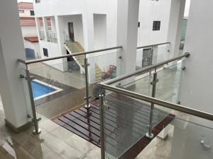 Hotel Kenito内部或周边的泳池