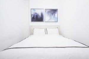 Giường trong phòng chung tại 454-3W PRIME location 2BR Newly Furnished sleeps 5