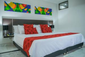 Postel nebo postele na pokoji v ubytování Hotel Montes De La Castellana