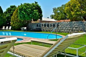 A piscina localizada em Hotel Asturias ou nos arredores
