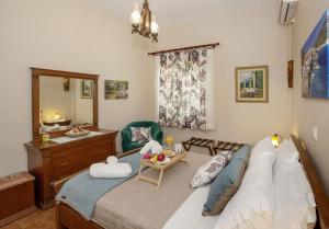 O zonă de relaxare la Ruby's summer house with spacious garden and free parking