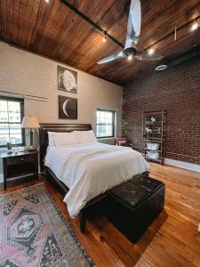 Gallery image of The 511. A Luxury Loft on State St. in Bristol
