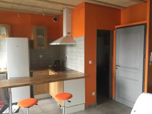 Kuchyňa alebo kuchynka v ubytovaní Petite maison sur jardin secret