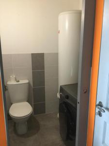 Kúpeľňa v ubytovaní Petite maison sur jardin secret