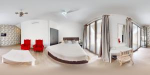 Postel nebo postele na pokoji v ubytování Bellevall hotel