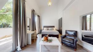 Postel nebo postele na pokoji v ubytování Bellevall hotel