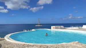 Bazén v ubytování Habitacion en Sol Dominicus solo adultos nebo v jeho okolí