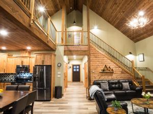 The lobby or reception area at Cottonwood Cabin