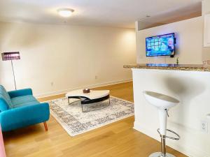 Televisi dan/atau pusat hiburan di Miami Downtown 5 people Apartment - 5 minutes to Bayfront Park