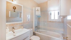 Kúpeľňa v ubytovaní Casas María Carmona - Casa Daniela Níjar by Ruralidays