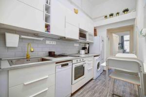 A kitchen or kitchenette at Brightside
