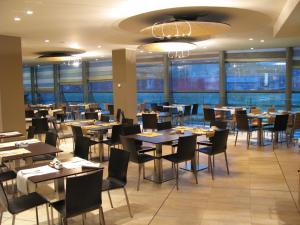 Restaurant o un lloc per menjar a Hotel Cruise