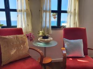 Gallery image of Luzia's Apartment - 2 bedroom apartment sleeps 4 in Funchal +25 photos