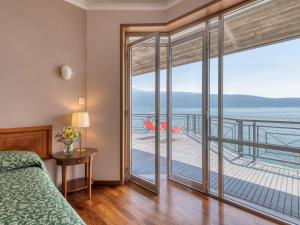 Peisaj natural din apropierea acestui hotel