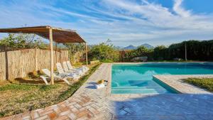 Bazén v ubytování Casa Los Olivos Prado del Rey by Ruralidays nebo v jeho okolí