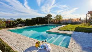 Bazén v ubytování Casa Los Olivos Prado del Rey by Ruralidays nebo v jeho okolí