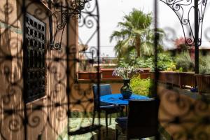 Κήπος έξω από το Hôtel Riad Dar Daïf