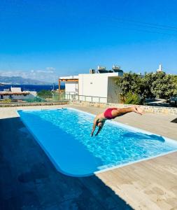 Poolen vid eller i närheten av Villa Praxia i