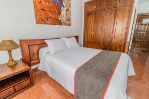Postel nebo postele na pokoji v ubytování Hotel Las Errizas by Vivere Stays