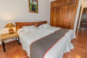 Postel nebo postele na pokoji v ubytování Hotel Las Errizas by Vivere Stays