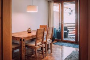 A seating area at Apartment Auenfeld Widderstein
