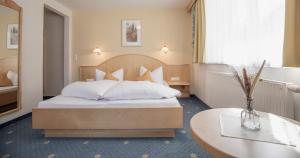 Hotel Sunshine Superior "ADULTS ONLY" Ischgl - Kappl 객실 침대