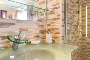 Kúpeľňa v ubytovaní Luxury Apartment Emily with Amazing Sea View