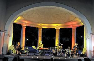 a band playing on a stage in a building at Schöne Ferienwohnung „Zum Glück“ in Eisenach +44 photos