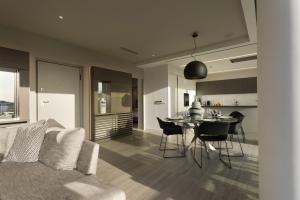 Kuchnia lub aneks kuchenny w obiekcie Über Lux 2 BR New Penthouse with Acropolis View