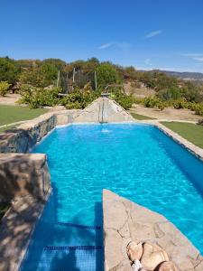 Bazén v ubytování Casa Rural Amarilla nebo v jeho okolí