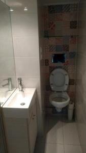 Koupelna v ubytování Loutraki-SPA-Apartment