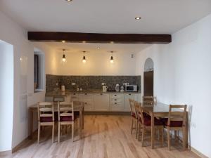 Η κουζίνα ή μικρή κουζίνα στο CASA RURAL ÁGUILAS HOME zhr