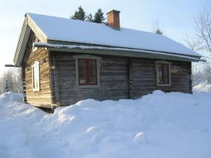 Log Cabin from 1820s with wood-heated sauna talvel