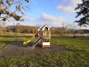 Detský kútik v ubytovaní T1 BIS de 27m2 à BARBOTAN -Minimum 21 nuits - au calme #VACANCES#CURE-lac et piscine à 1 km,