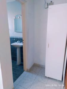 Koupelna v ubytování Cabañas Los Cerezos + 11 fotografií