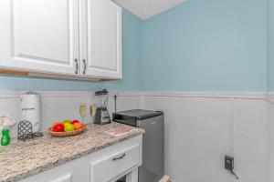 Gallery image of 125 Atlantic Avenue Unit F - Pet Friendly! Walk To The Beach and Pier! 1BR -1BA - Sleeps 2-4 guests! in Myrtle Beach +35 photos