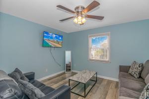 Gallery image of 125 Atlantic Avenue Unit H - Pet Friendly! Walk To The Beach and Pier!1BR -1BA - Sleeps 4 guests! in Myrtle Beach +36 photos