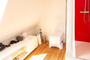 Galeriebild der Unterkunft Luxuriöses Penthouse mit Dachterrasse & Massagesessel EM-APARTMENTS DEUTSCHLAND in Bielefeld