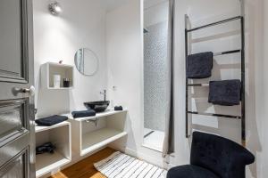 Koupelna v ubytování Travel lodge + 11 fotografií